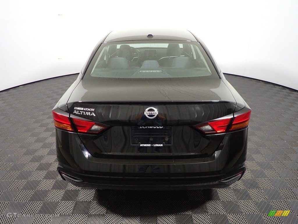 2020 Altima S - Super Black / Charcoal photo #13