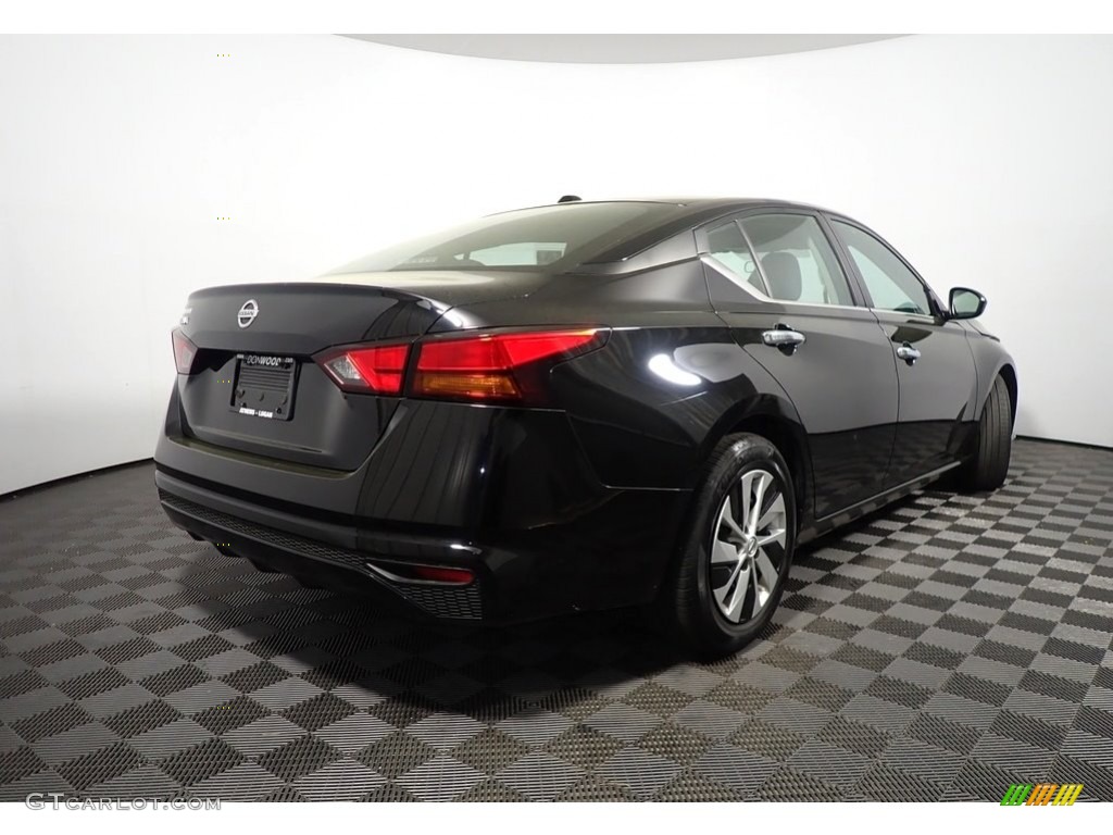 2020 Altima S - Super Black / Charcoal photo #16