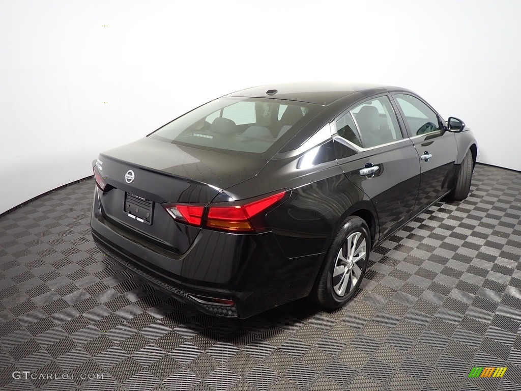 2020 Altima S - Super Black / Charcoal photo #17