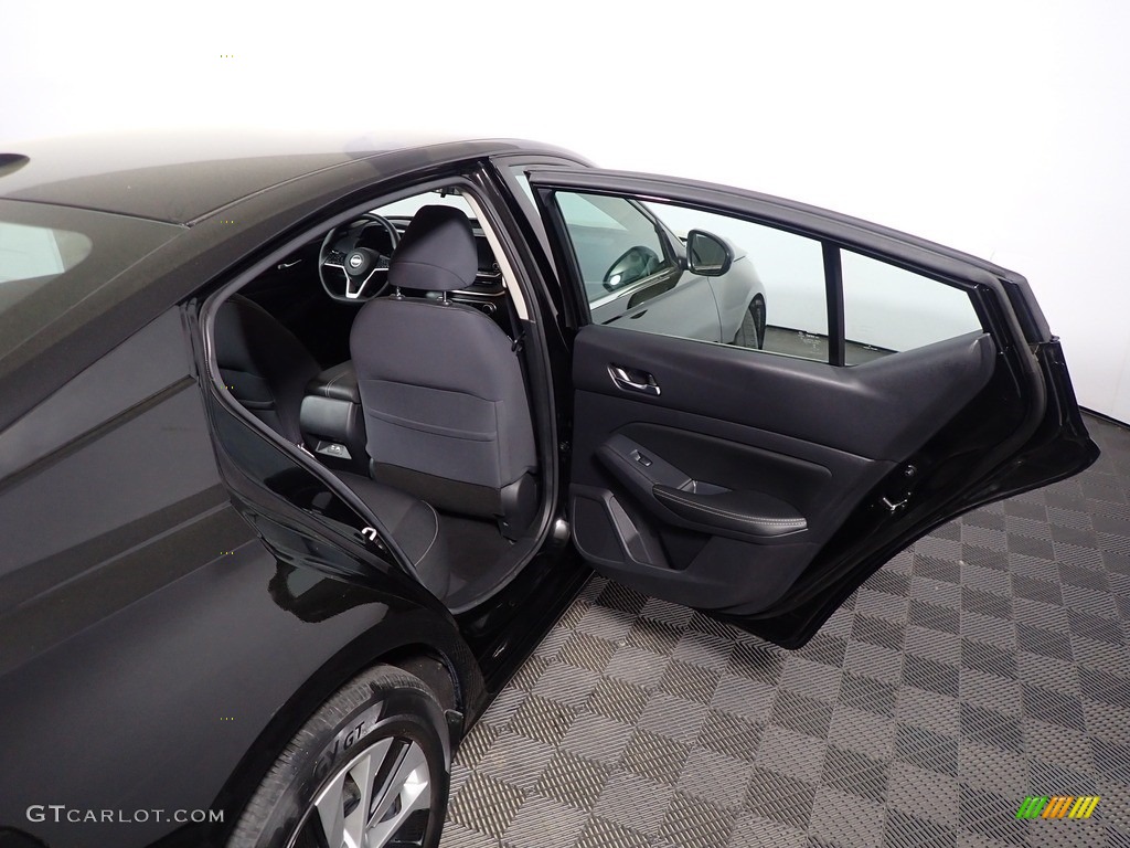 2020 Altima S - Super Black / Charcoal photo #34