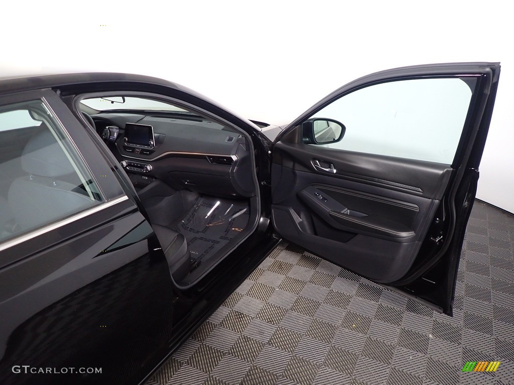 2020 Altima S - Super Black / Charcoal photo #36