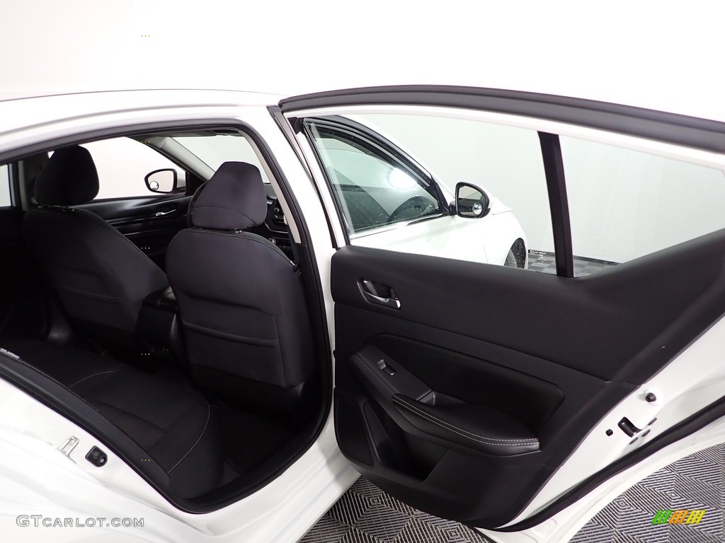 2019 Altima S AWD - Glacier White / Charcoal photo #27