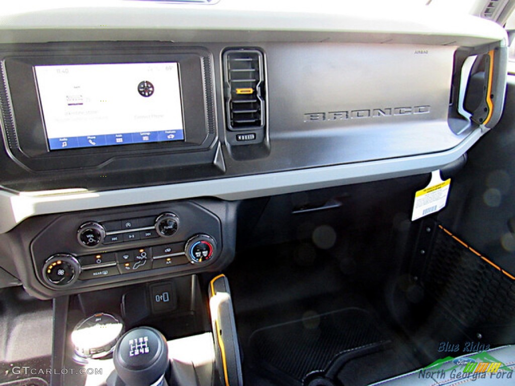2023 Ford Bronco Badlands 4X4 2-Door Dashboard Photos