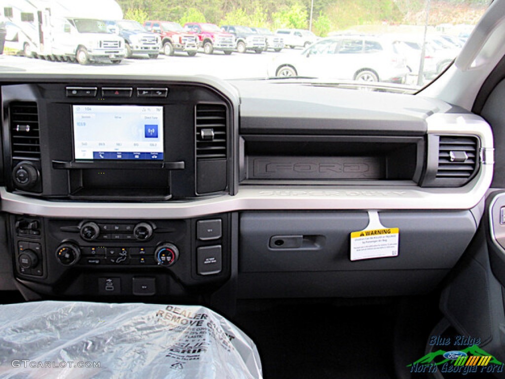 2023 F250 Super Duty STX Crew Cab 4x4 - Iconic Silver Metallic / Medium Dark Slate photo #16