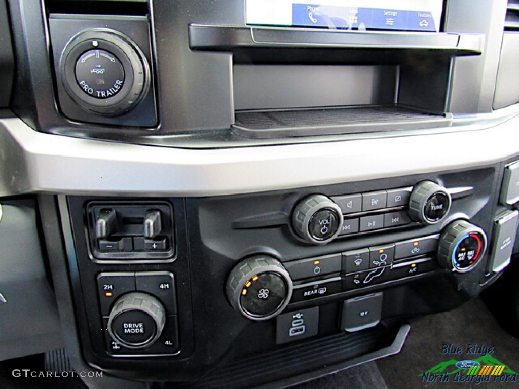 2023 F250 Super Duty STX Crew Cab 4x4 - Iconic Silver Metallic / Medium Dark Slate photo #22