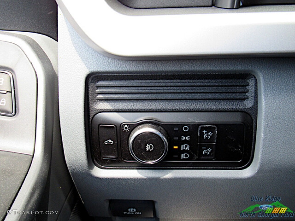 2023 F250 Super Duty STX Crew Cab 4x4 - Iconic Silver Metallic / Medium Dark Slate photo #23