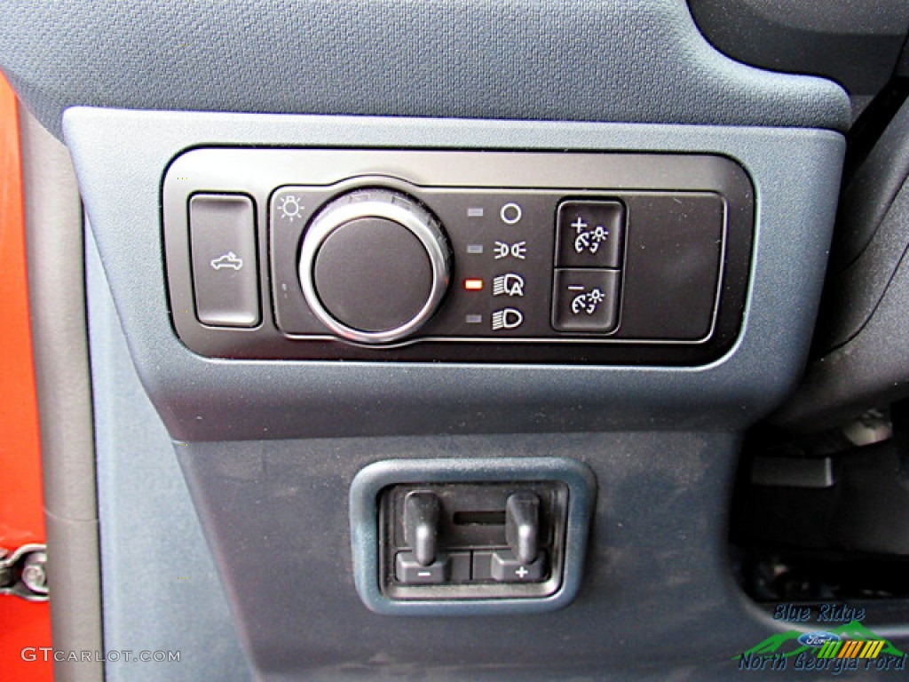2023 Ford Maverick Lariat AWD Controls Photo #145999094