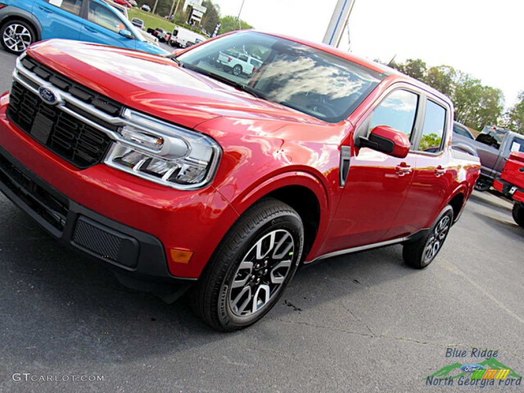 2023 Maverick Lariat AWD - Hot Pepper Red Metallic / Desert Brown photo #25