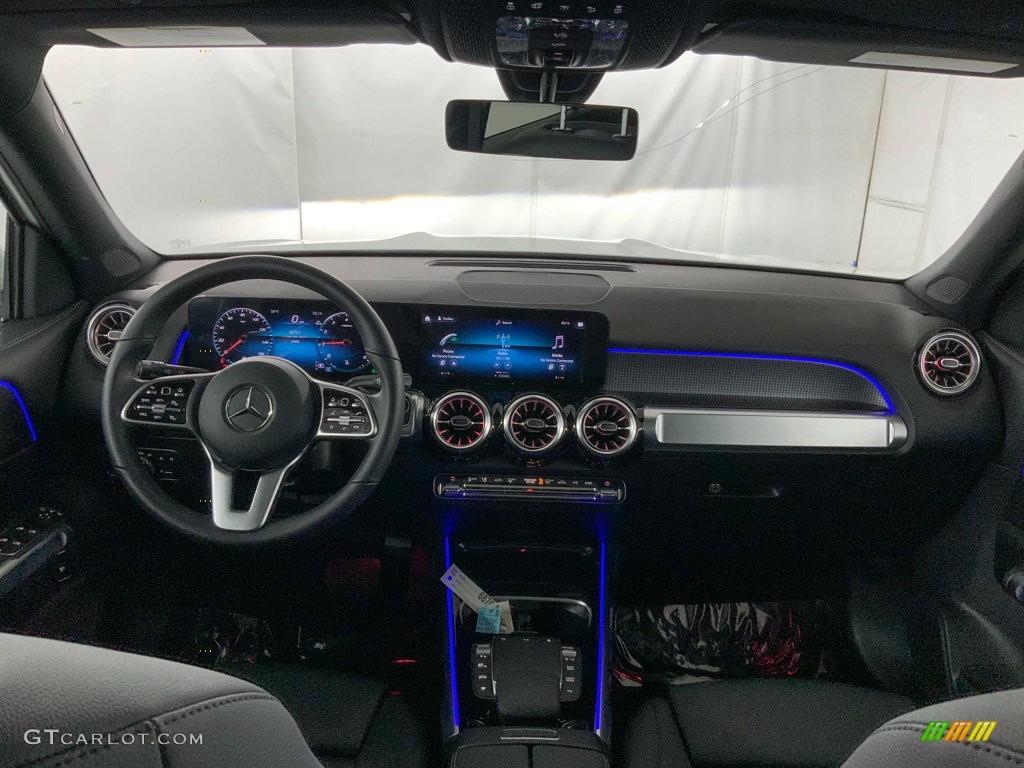 2023 Mercedes-Benz GLB 250 4Matic Dashboard Photos