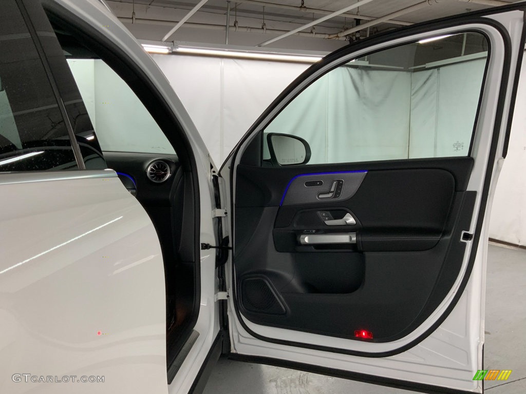2023 Mercedes-Benz GLB 250 4Matic Door Panel Photos