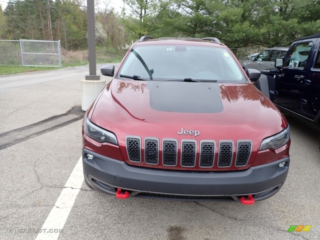 2019 Cherokee Trailhawk 4x4 - Velvet Red Pearl / Black photo #2