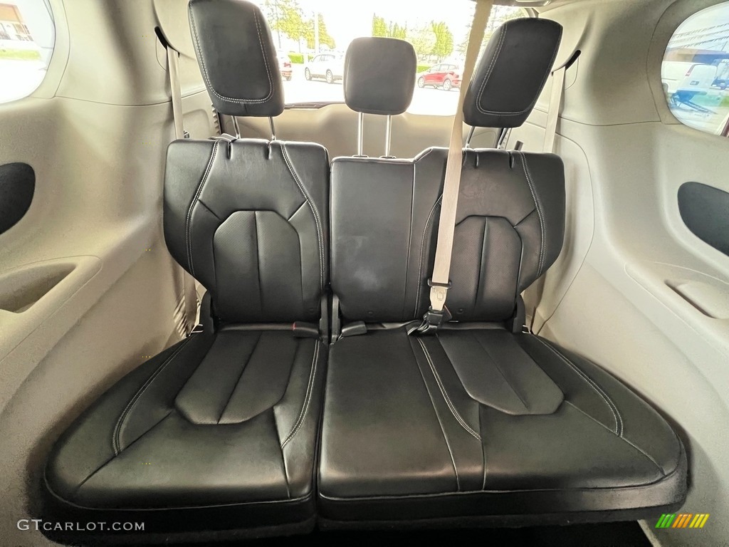 Black/Alloy Interior 2021 Chrysler Voyager LXI Photo #146000981