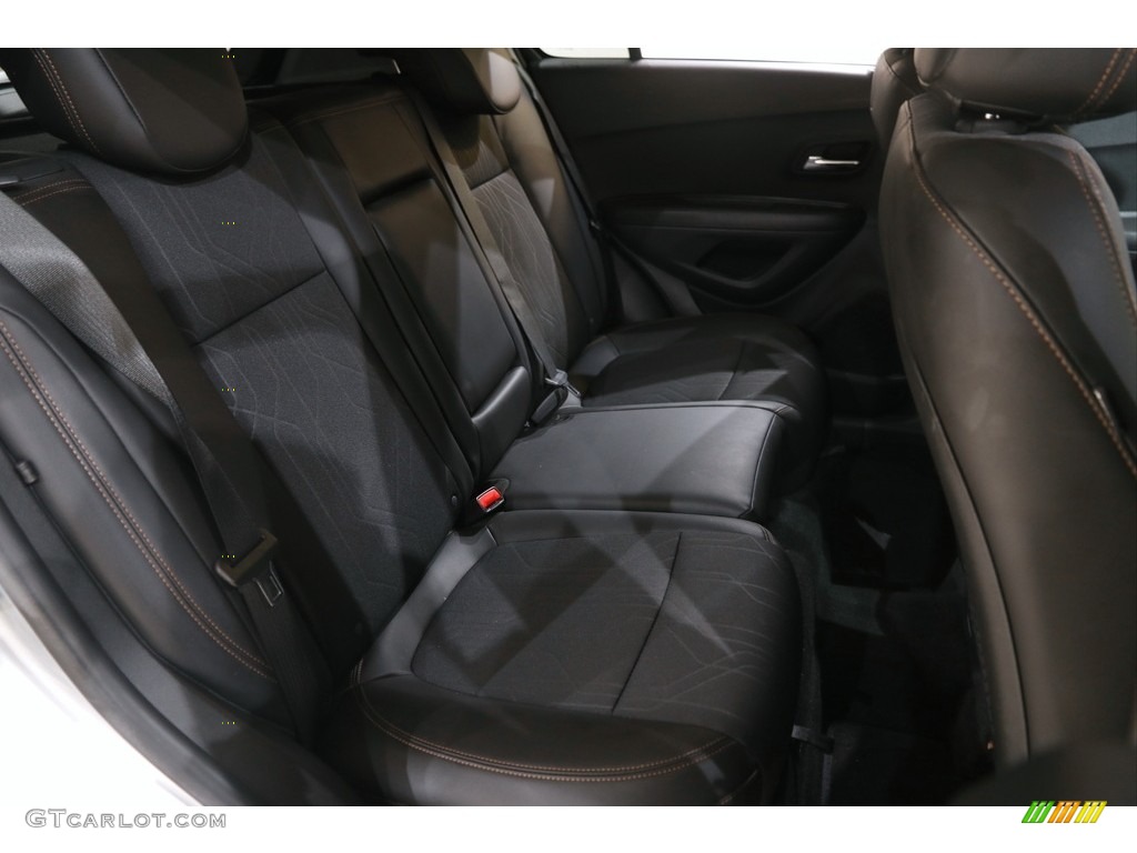 2020 Trax LT - Silver Ice Metallic / Jet Black photo #15