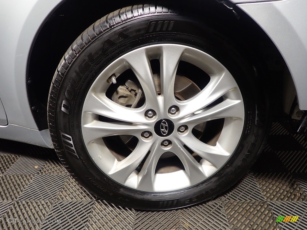 2013 Sonata Limited - Radiant Silver / Black photo #17