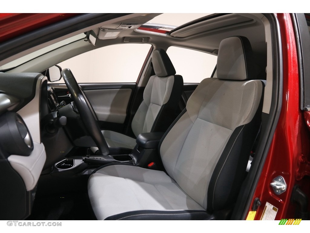 2018 Toyota RAV4 XLE AWD Front Seat Photo #146002957