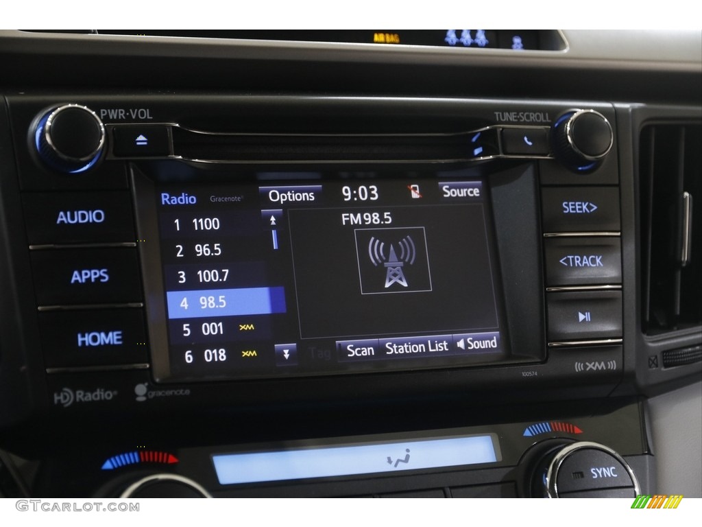 2018 Toyota RAV4 XLE AWD Controls Photo #146003065