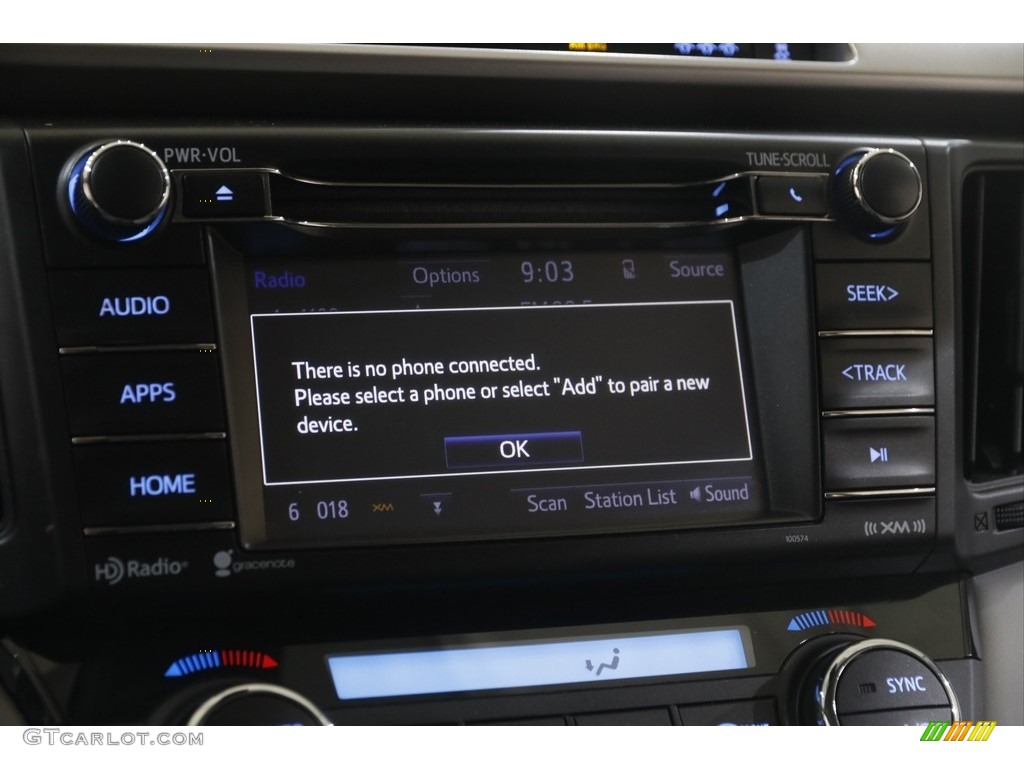 2018 Toyota RAV4 XLE AWD Controls Photo #146003074