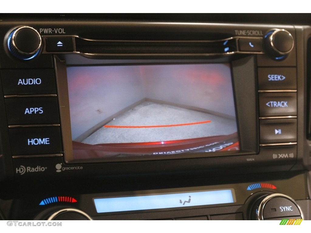 2018 Toyota RAV4 XLE AWD Controls Photo #146003093