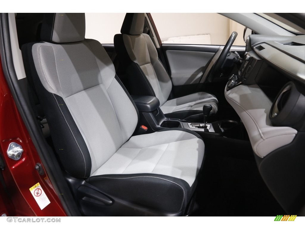2018 Toyota RAV4 XLE AWD Front Seat Photo #146003155