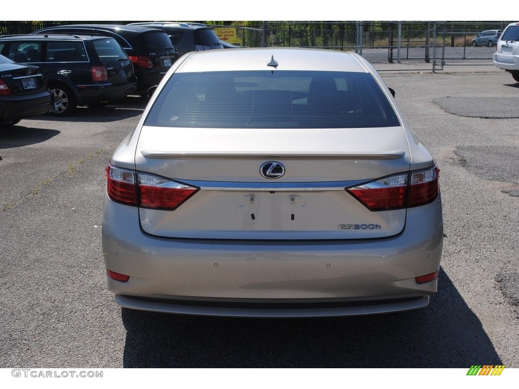 2013 ES 300h Hybrid - Satin Cashmere Metallic / Parchment photo #4