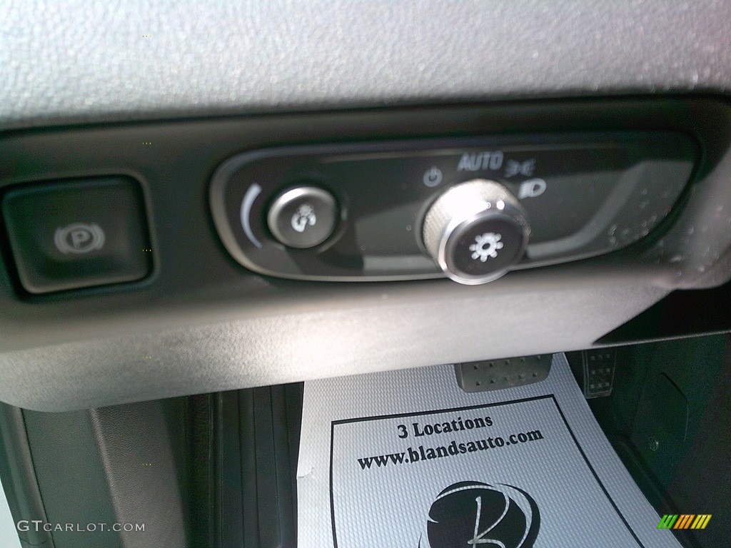 2020 Enclave Avenir AWD - White Frost Tricoat / Chestnut photo #17