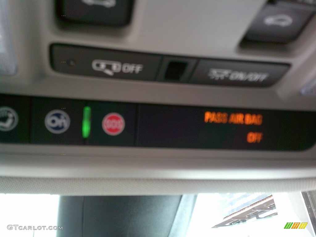 2020 Enclave Avenir AWD - White Frost Tricoat / Chestnut photo #40