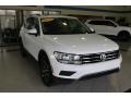 Pure White - Tiguan SE 4Motion Photo No. 4
