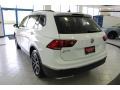 Pure White - Tiguan SE 4Motion Photo No. 10
