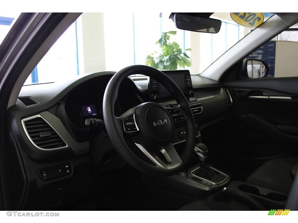 2022 Seltos LX AWD - Steel Gray / Black photo #15