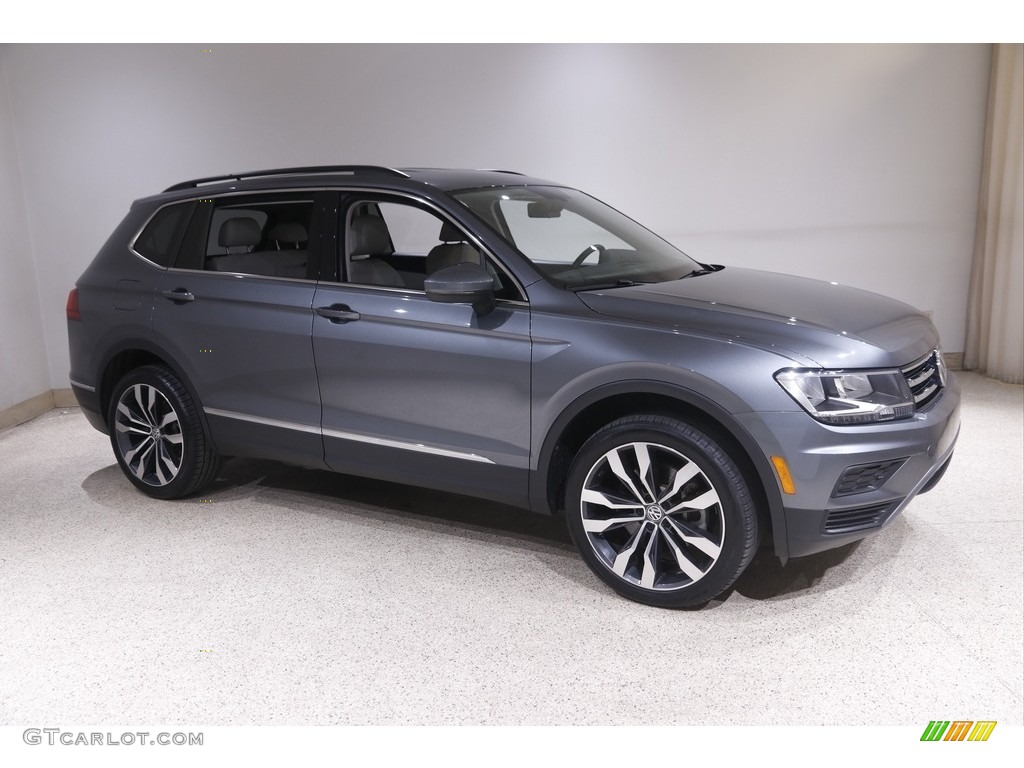2020 Tiguan SE - Platinum Gray Metallic / Storm Gray photo #1