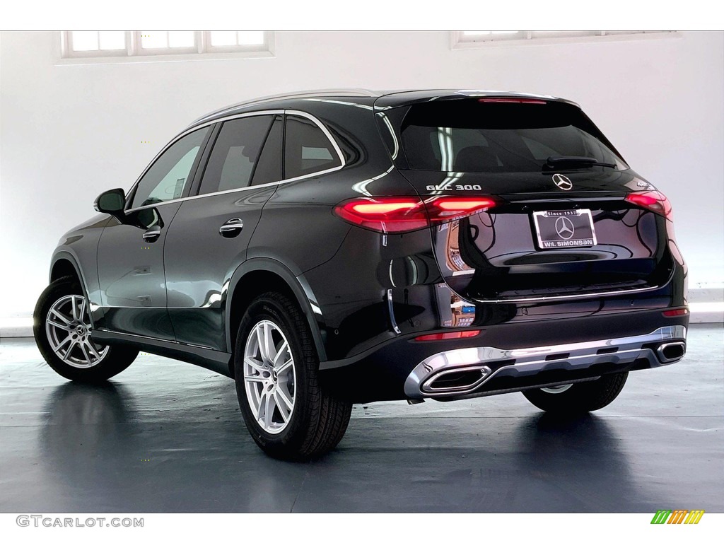 2023 GLC 300 4Matic - Black / Sienna Brown photo #2