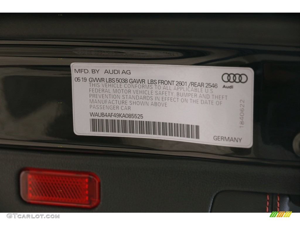 2019 S4 Premium Plus quattro - Brilliant Black / Black photo #23