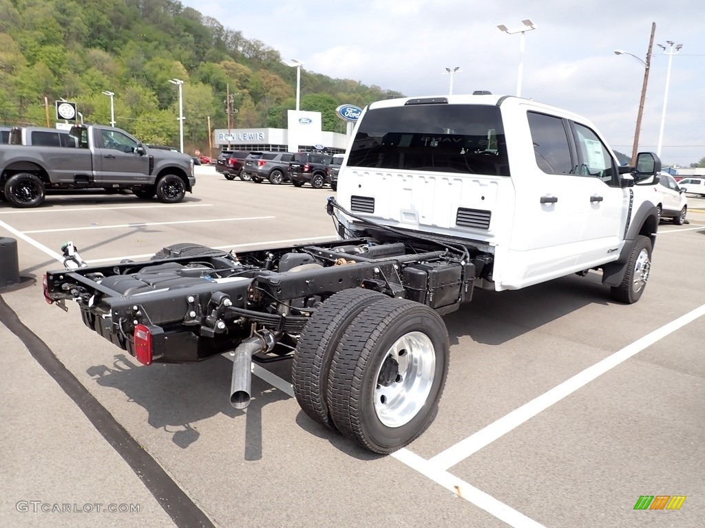 2023 F550 Super Duty XLT Crew Cab 4x4 Chassis - Oxford White / Medium Dark Slate photo #8