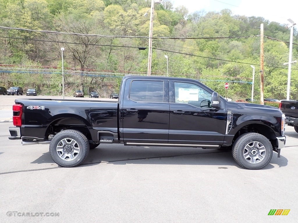Agate Black Metallic 2023 Ford F250 Super Duty XLT Crew Cab 4x4 Exterior Photo #146016036