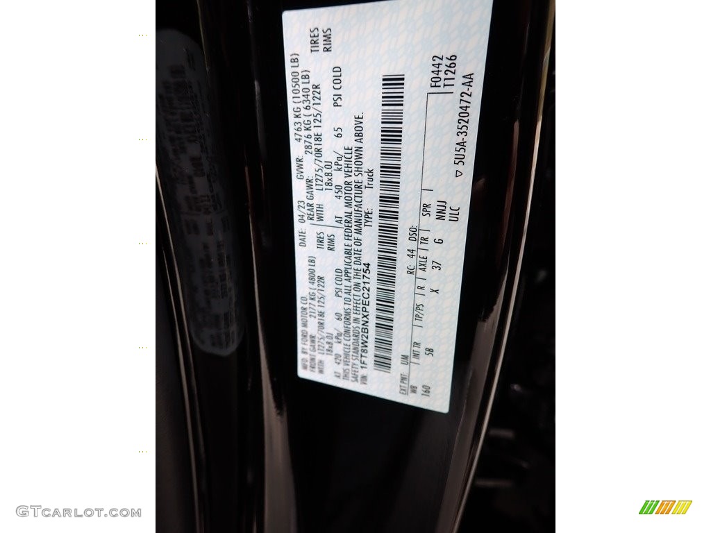 2023 F250 Super Duty Color Code UM for Agate Black Metallic Photo #146016396