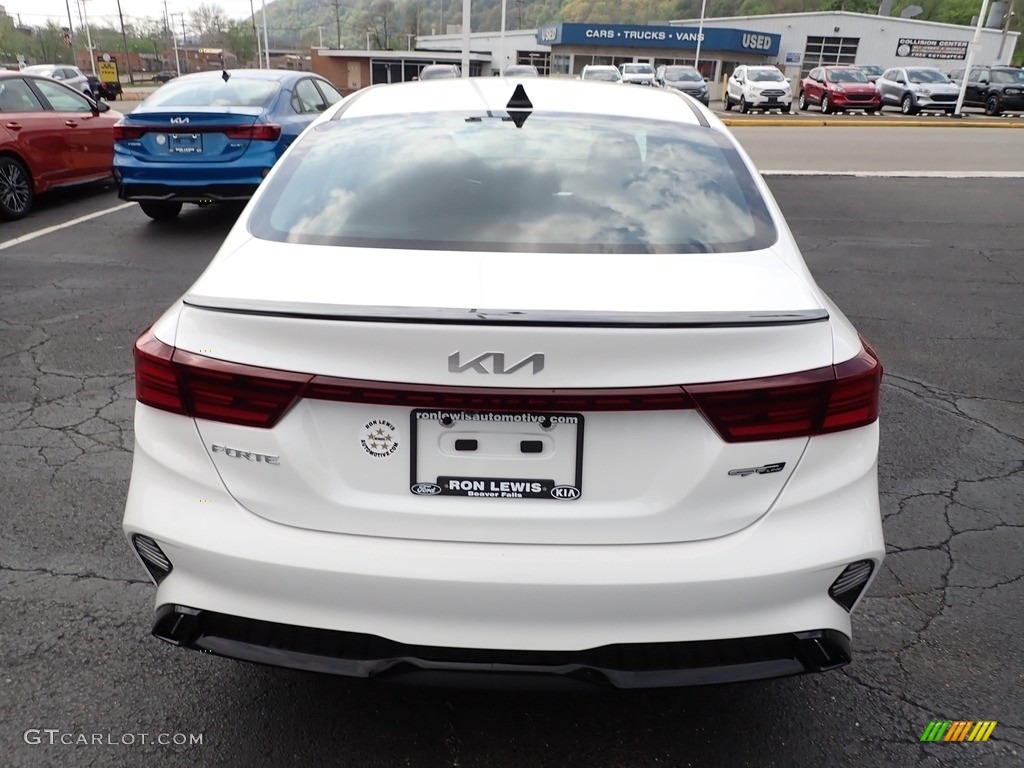 2023 Forte GT-Line - Snow White Pearl / Black photo #7