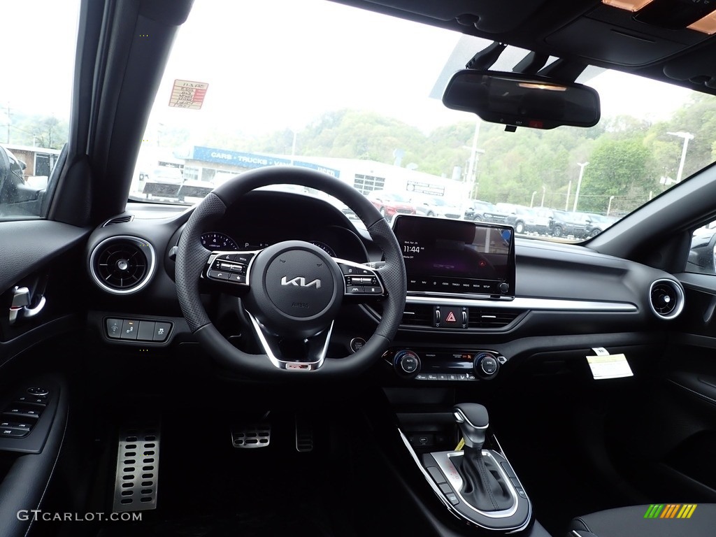 2023 Forte GT-Line - Snow White Pearl / Black photo #13