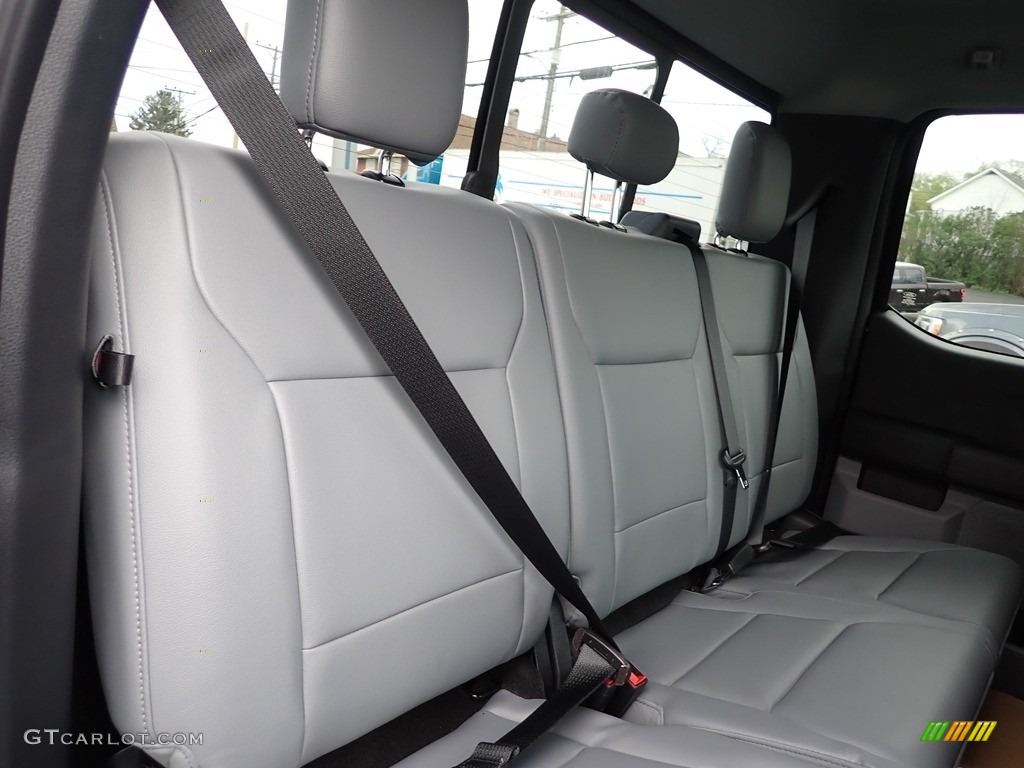 2023 Ford F350 Super Duty XLT Crew Cab 4x4 Chassis Rear Seat Photos