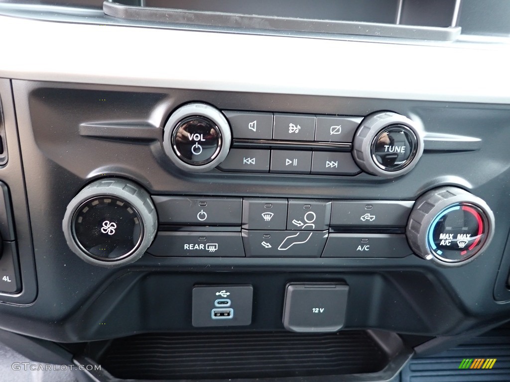 2023 Ford F350 Super Duty XLT Crew Cab 4x4 Chassis Controls Photo #146018049