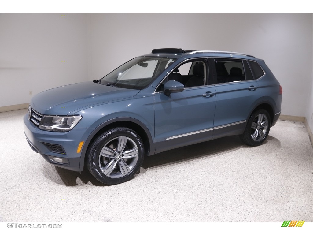 2020 Tiguan SE 4MOTION - Blue Silk Metallic / Titan Black photo #3