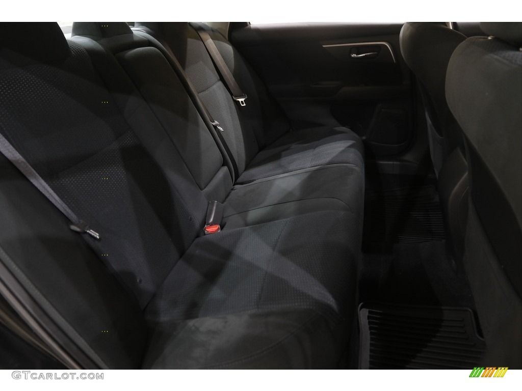 2015 Altima 2.5 S - Super Black / Charcoal photo #12