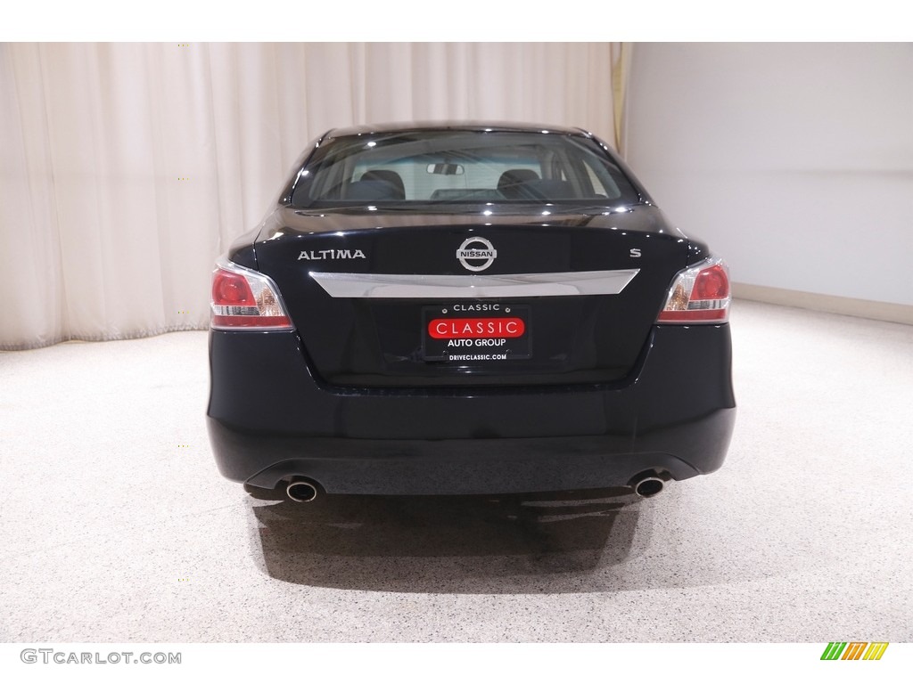 2015 Altima 2.5 S - Super Black / Charcoal photo #14
