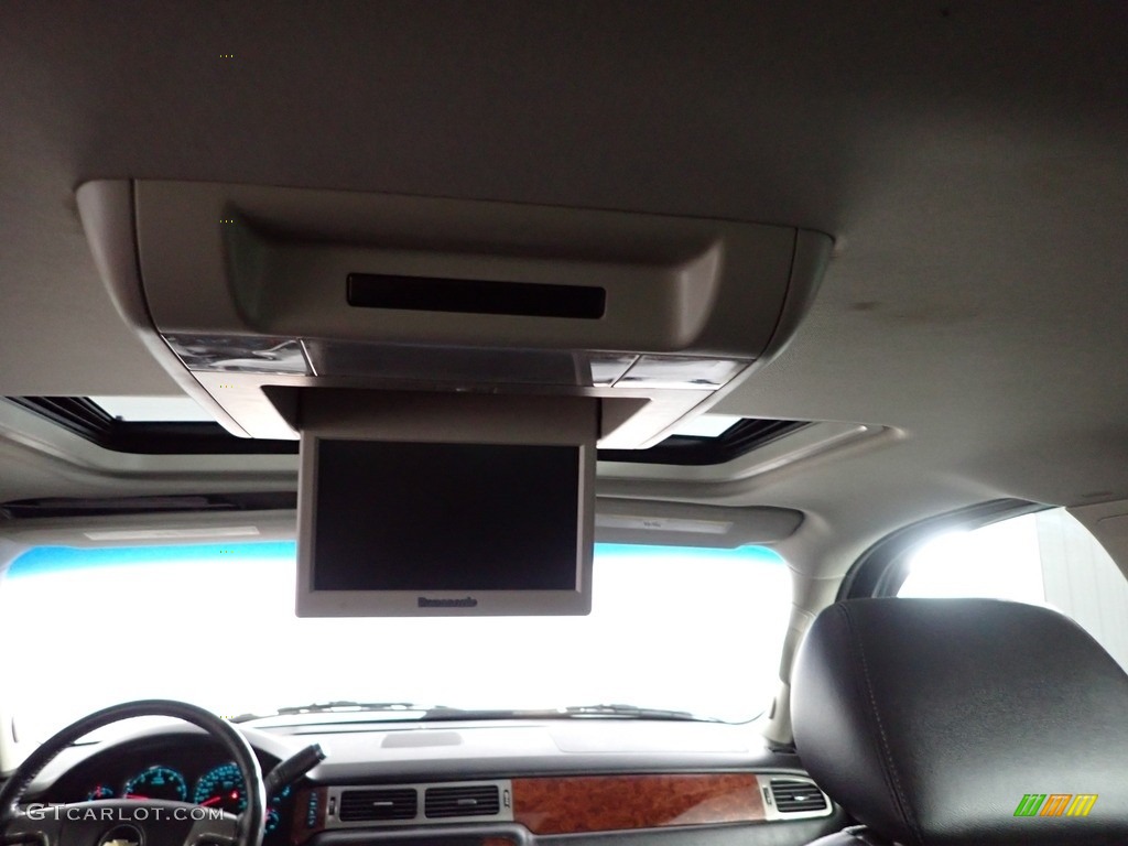 2014 Suburban LTZ 4x4 - Black / Ebony photo #4