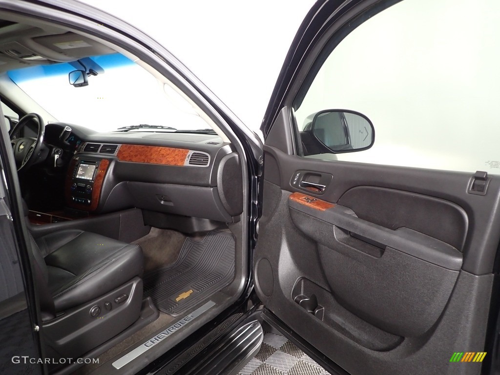 2014 Suburban LTZ 4x4 - Black / Ebony photo #32