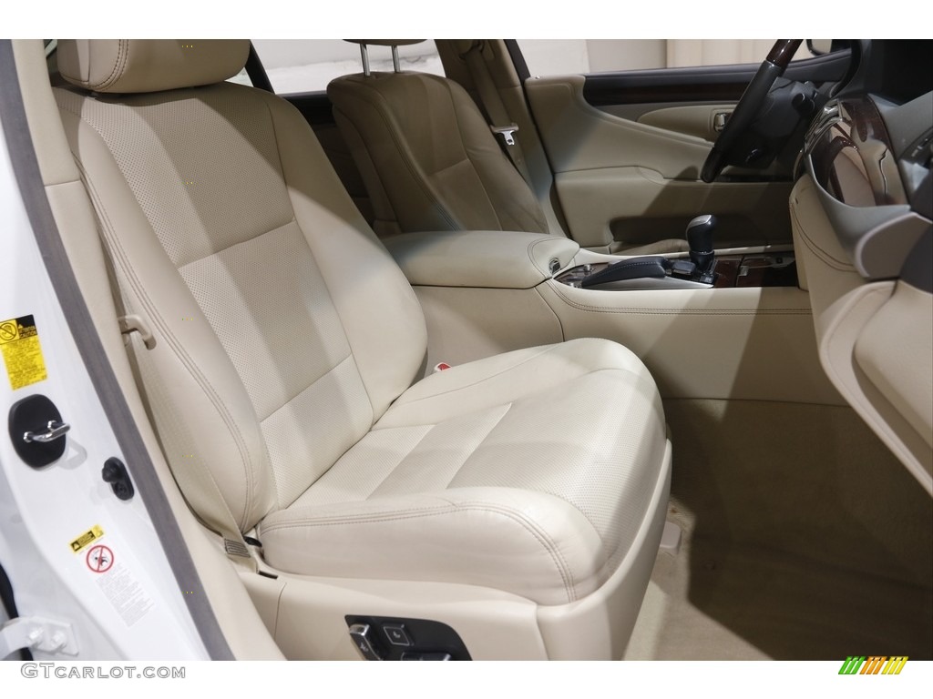 2015 Lexus LS 460 AWD Front Seat Photos