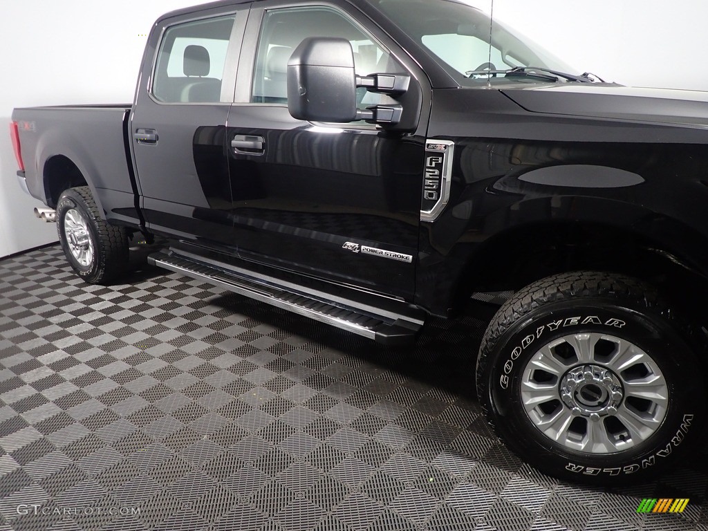 2021 F250 Super Duty STX SuperCab 4x4 - Agate Black / Medium Earth Gray photo #4