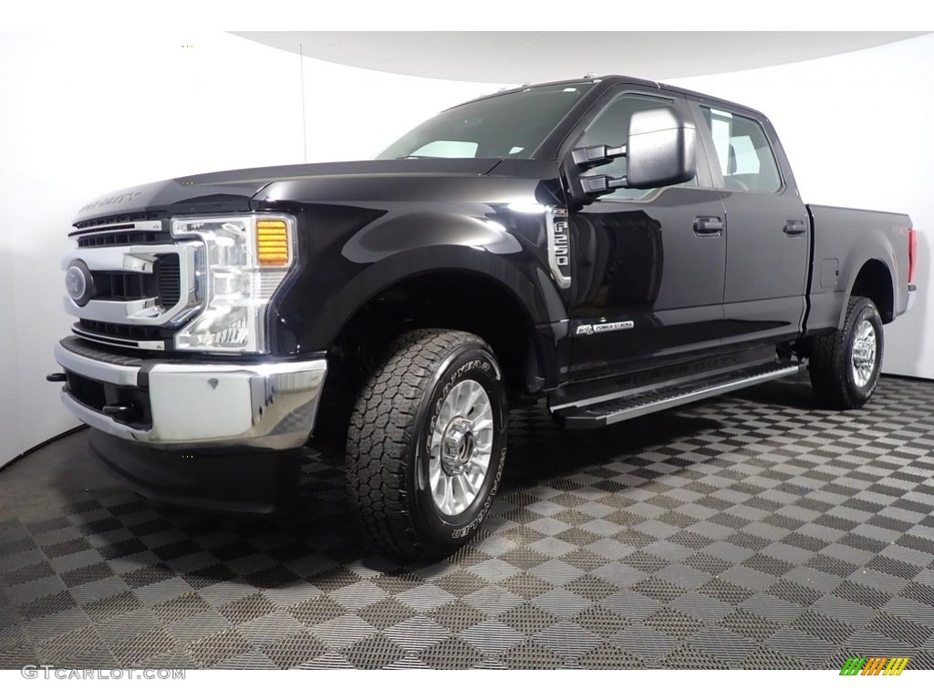 2021 F250 Super Duty STX SuperCab 4x4 - Agate Black / Medium Earth Gray photo #8