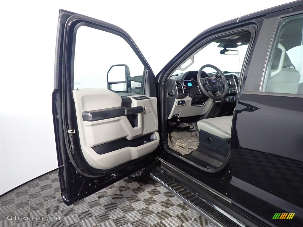 2021 F250 Super Duty STX SuperCab 4x4 - Agate Black / Medium Earth Gray photo #17