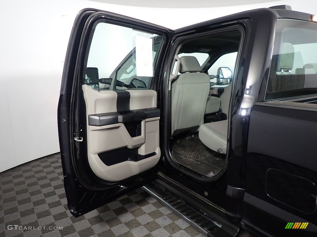 2021 F250 Super Duty STX SuperCab 4x4 - Agate Black / Medium Earth Gray photo #31