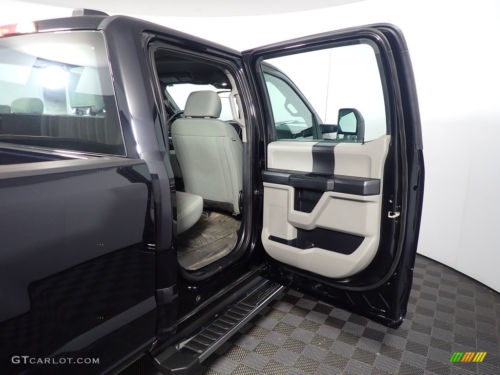 2021 F250 Super Duty STX SuperCab 4x4 - Agate Black / Medium Earth Gray photo #33